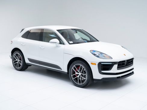 Certified 2023 Porsche Macan S AWD/4WD image 7