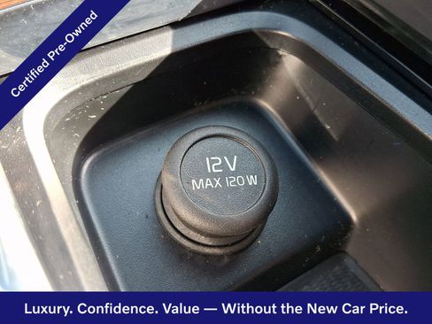 Certified 2023 Volvo XC60 B5 Plus AWD/4WD image 25