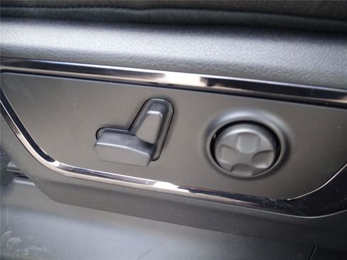 Used 2025 RAM 1500 Limited image 29