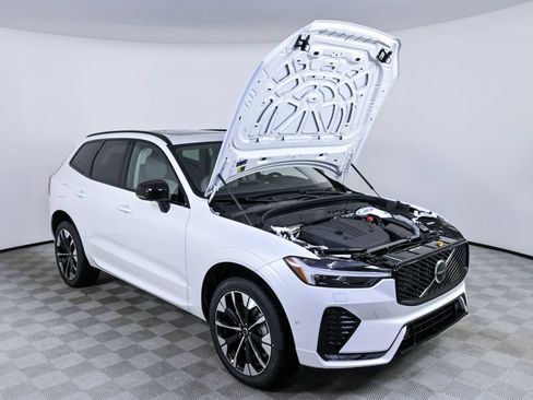 New 2026 Volvo XC60 B5 Ultra w/ Climate Package image 33