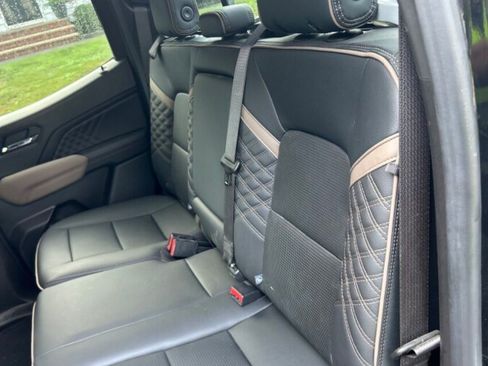 Used 2023 GMC Canyon Denali AWD/4WD image 5