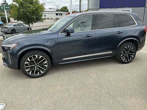 New 2026 Volvo XC90 T8 Ultra w/ Lounge Package AWD/4WD image 11