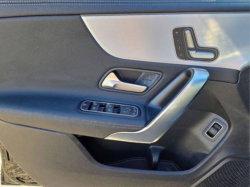 Used 2025 Mercedes-Benz CLA 250 image 21