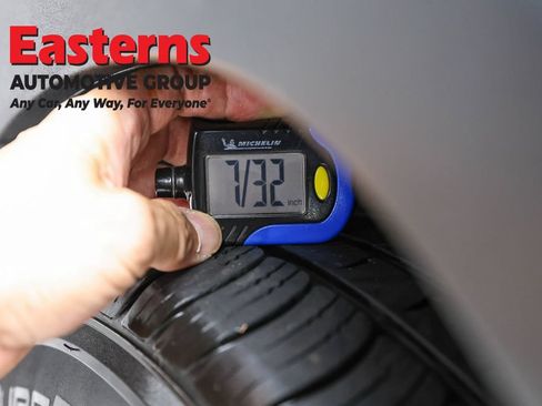 Used 2024 GMC Terrain SLE FWD image 27