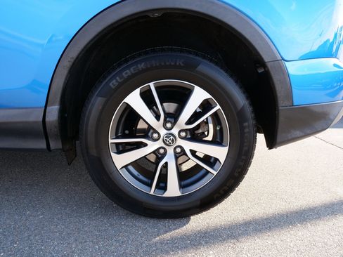 Used 2018 Toyota RAV4 XLE image 12