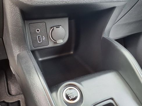 Certified 2025 Nissan Kicks Play S image 8