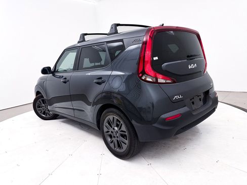 Used 2022 Kia Soul EX image 2
