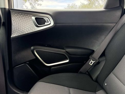Used 2023 Kia Soul S FWD image 18