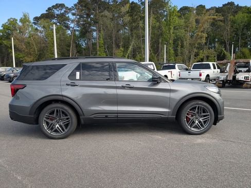 New 2026 Ford Explorer ST RWD image 3