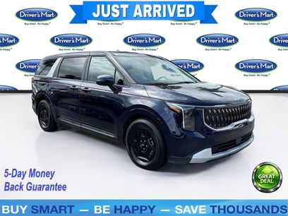 Used 2025 Kia Carnival