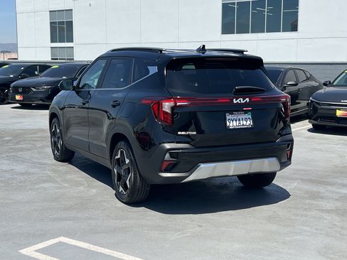 Used 2026 Kia Seltos EX FWD image 4