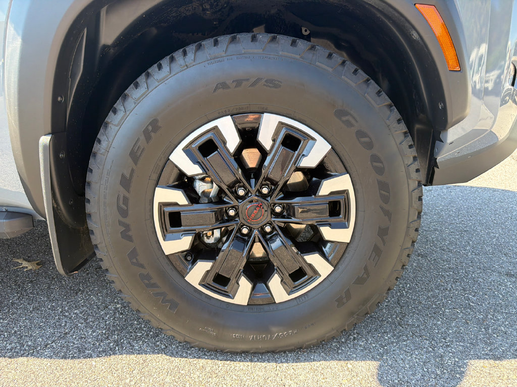 Used 2022 Nissan Frontier PRO-4X w/ Off-Road Protection Package AWD/4WD image 12