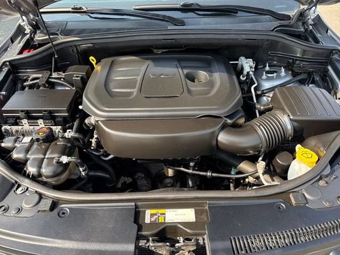 Used 2019 Jeep Grand Cherokee Altitude AWD/4WD image 28