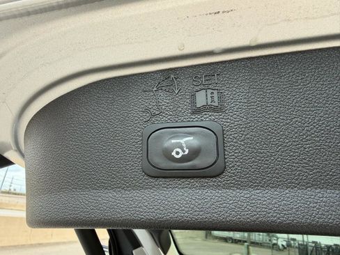 Used 2018 Ford Escape SEL AWD/4WD image 13