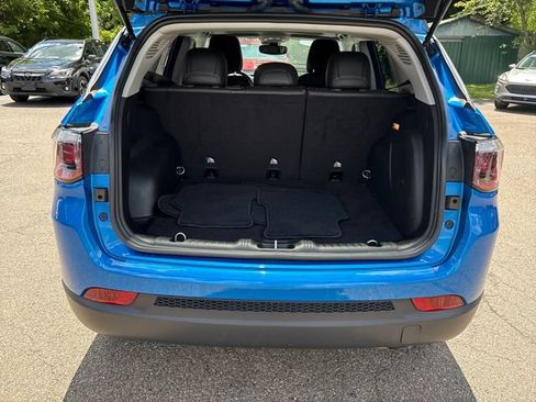 Used 2022 Jeep Compass Limited w/ Sun and Sound Group AWD/4WD image 23