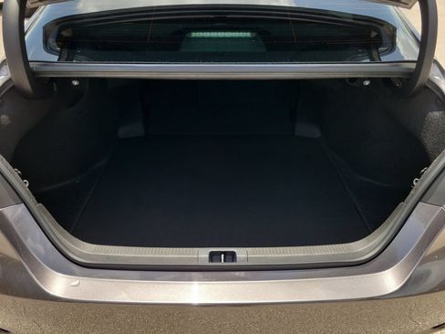 Used 2024 Toyota Camry SE FWD image 8