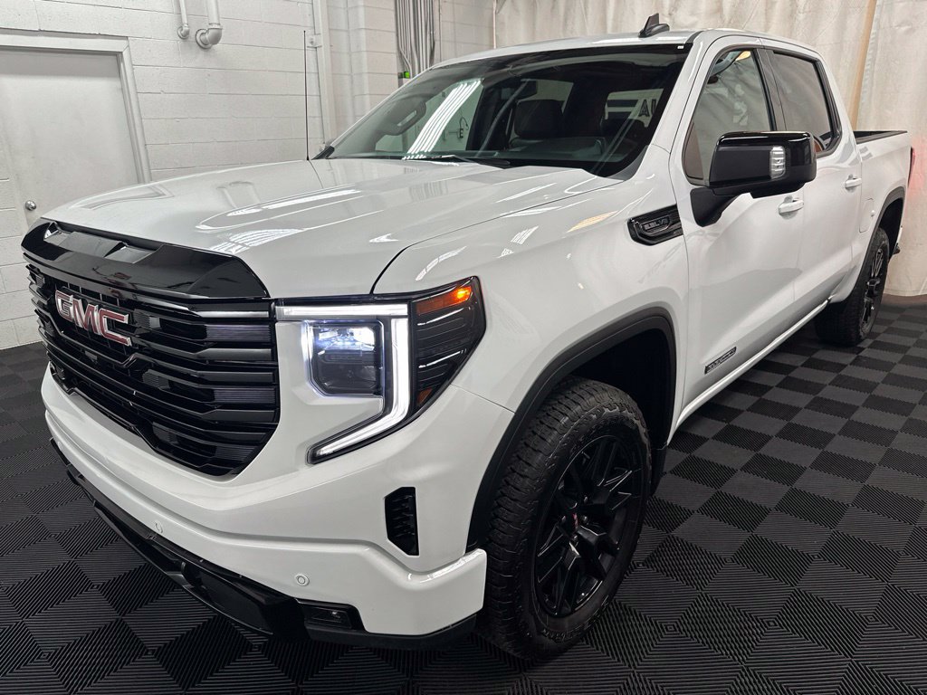 Used 2025 GMC Sierra 1500 Elevation w/ Elevation Premium Package AWD/4WD image 4