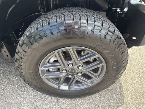 Used 2025 Jeep Wrangler Unlimited Sport AWD/4WD image 13