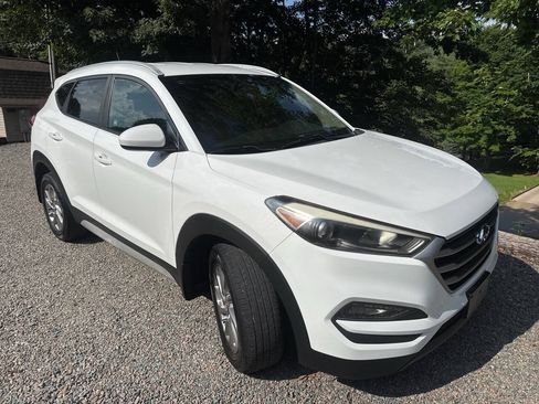 Used 2017 Hyundai Tucson SE w/ SE Popular Package 02 AWD/4WD image 4