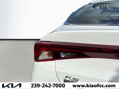 Used 2022 Kia K5 LXS image 10