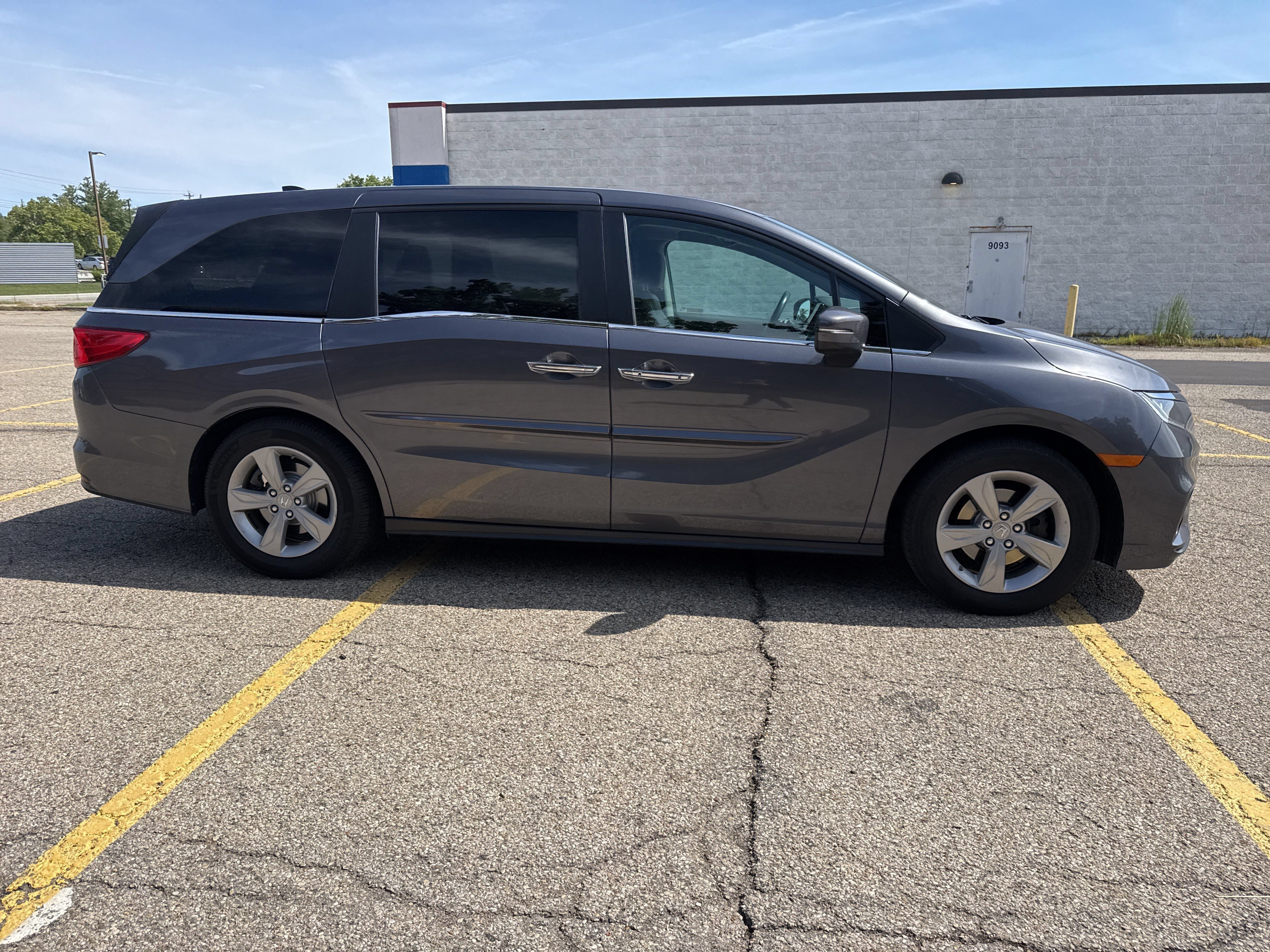 Used 2019 Honda Odyssey EX-L image 2