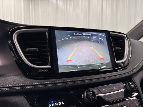 New 2026 Chrysler Pacifica Select image 21