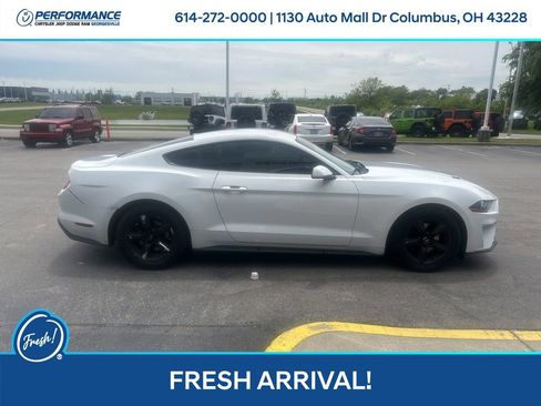 Used 2018 Ford Mustang Coupe RWD image 3