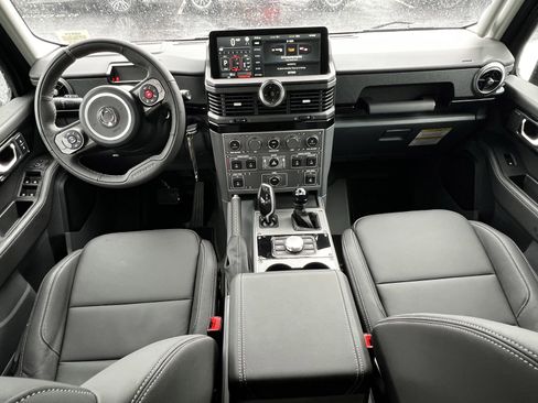 Used 2025 INEOS Grenadier Fieldmaster Edition image 24