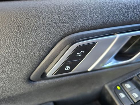 Used 2019 BMW 330i Sedan image 12