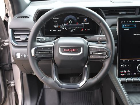 Used 2026 GMC Terrain AT4 w/ Technology Package II image 17