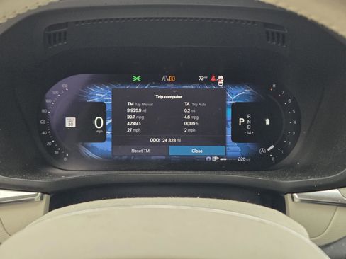 Used 2023 Volvo XC60 B5 Plus AWD/4WD image 14