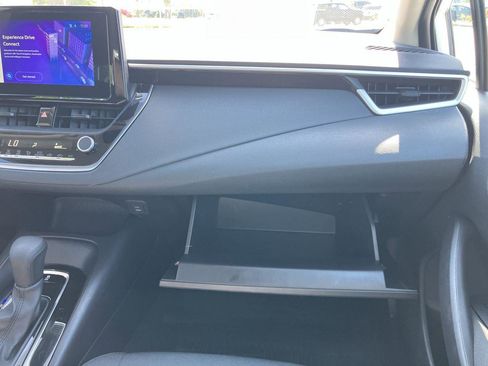 Used 2025 Toyota Corolla LE image 15