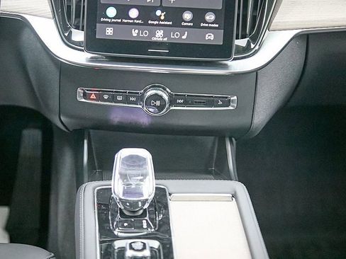 New 2026 Volvo XC90 B6 Plus w/ Protection Package Premier image 30