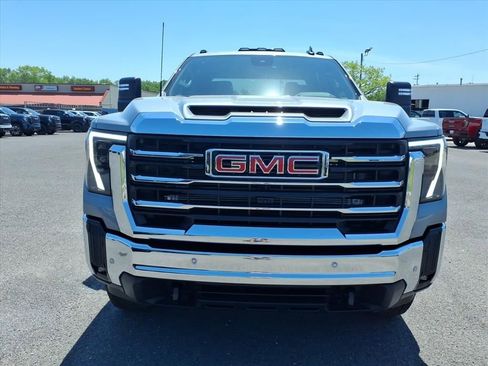 New 2026 GMC Sierra 2500 SLE w/ SLE Value Package; AWD/4WD image 2