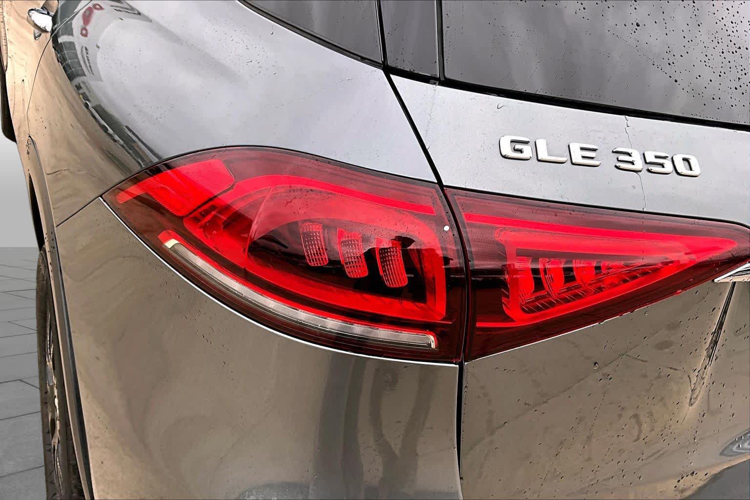 Used 2020 Mercedes-Benz GLE 350 w/ Premium Package image 26