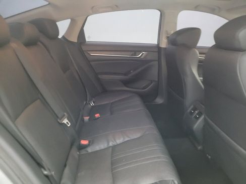 Used 2018 Honda Accord Touring image 19