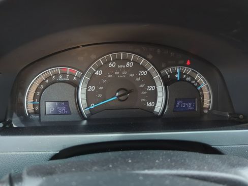 Used 2014 Toyota Camry SE FWD image 9