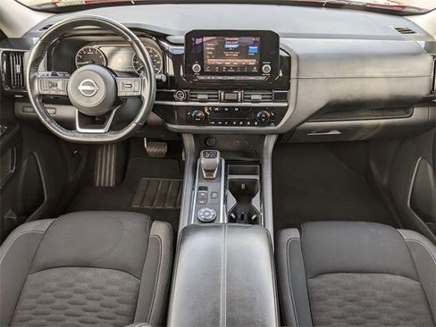 Used 2022 Nissan Pathfinder SV image 12