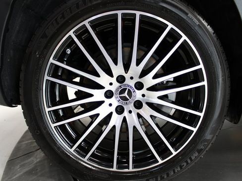 Used 2024 Mercedes-Benz GLC 300 image 35