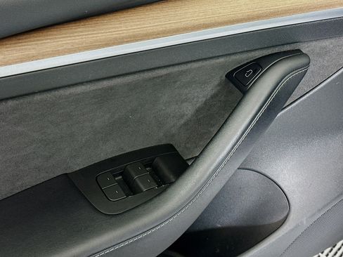 Used 2023 Tesla Model 3 Standard Range image 15