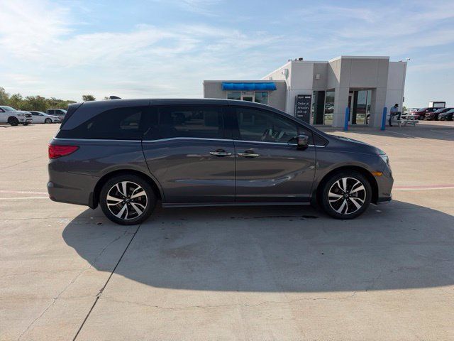 Used 2019 Honda Odyssey Elite image 2