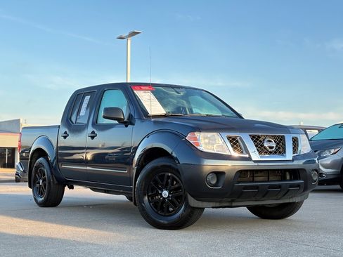 Certified 2021 Nissan Frontier SV w/ SV Utility Package image 2