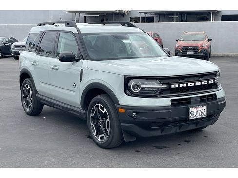 Used 2023 Ford Bronco Sport Outer Banks w/ Tech Package AWD/4WD image 9