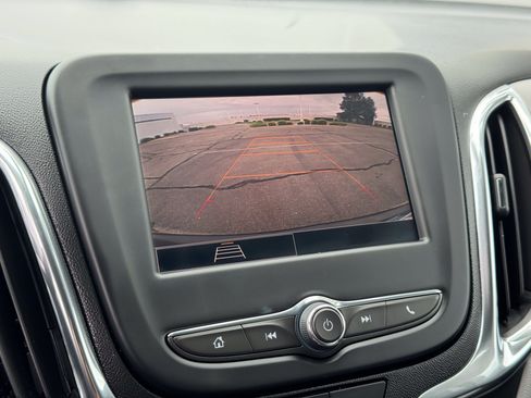 Used 2022 Chevrolet Equinox LS AWD/4WD image 28