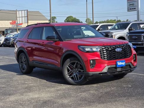 New 2026 Ford Explorer ST-Line w/ ST-Line Street Pack RWD image 2