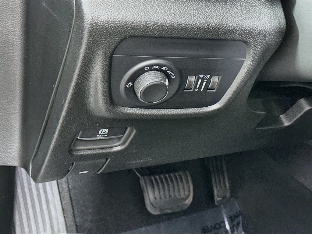 Certified 2024 Jeep Grand Cherokee Laredo X w/ Luxury Tech Group I AWD/4WD image 18