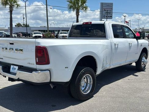 Used 2025 RAM 3500 Laramie AWD/4WD image 5