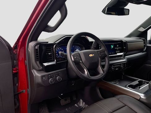 Used 2025 Chevrolet Silverado 3500 High Country AWD/4WD image 9