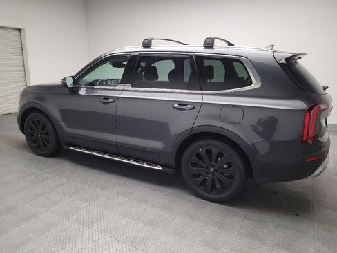 Used 2021 Kia Telluride EX w/ EX Premium Package FWD image 3