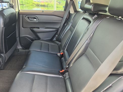 Used 2021 Nissan Rogue SV w/ Premium Package FWD image 13